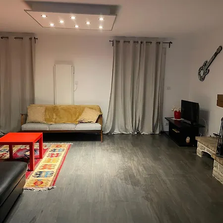 Le Charme De La Maison De Bonheur A *